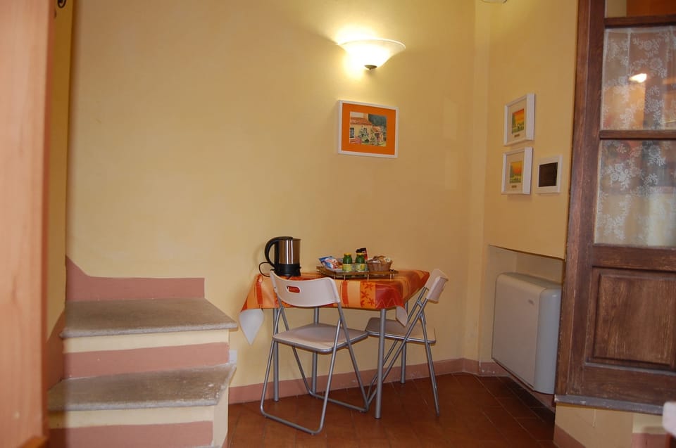 Studio | Living room | Flat-screen TV