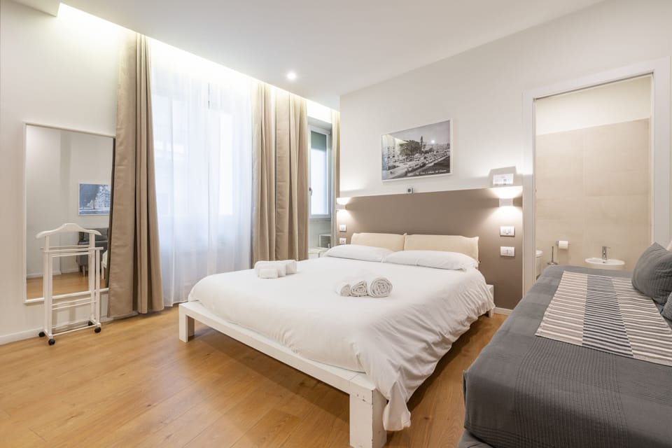 Deluxe Double Room, Private Bathroom (Stampace) | Premium bedding, down comforters, memory foam beds, in-room safe