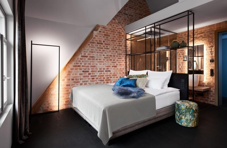 Hypo-allergenic bedding, in-room safe, individually furnished, desk