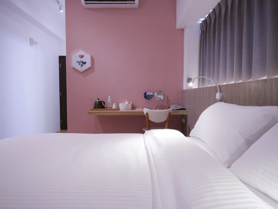 Classic Double Room, 1 Double Bed | Desk, blackout drapes, free WiFi, bed sheets