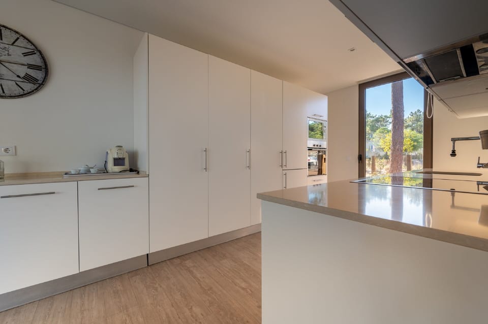 Deluxe Villa, 4 Bedrooms, Private Pool | Private kitchen | Fridge, microwave, oven, stovetop