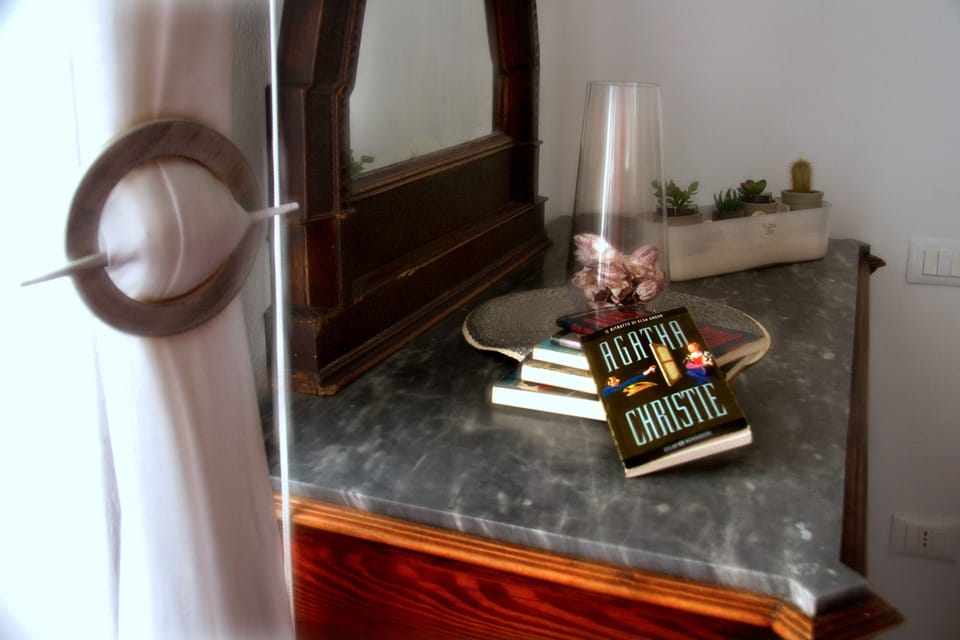 Deluxe Double or Twin Room | Living area | Flat-screen TV