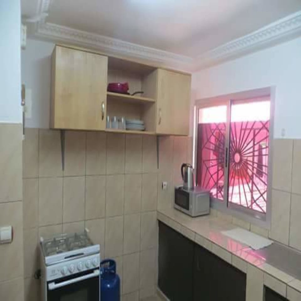 Comfort Apartment, 1 Bedroom, City View | Private kitchen | Coffee/tea maker, fridge, microwave