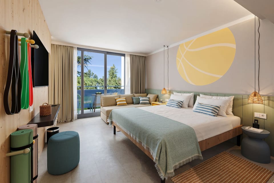 Room for 2+1 | In-room safe, desk, cribs/infant beds, free WiFi