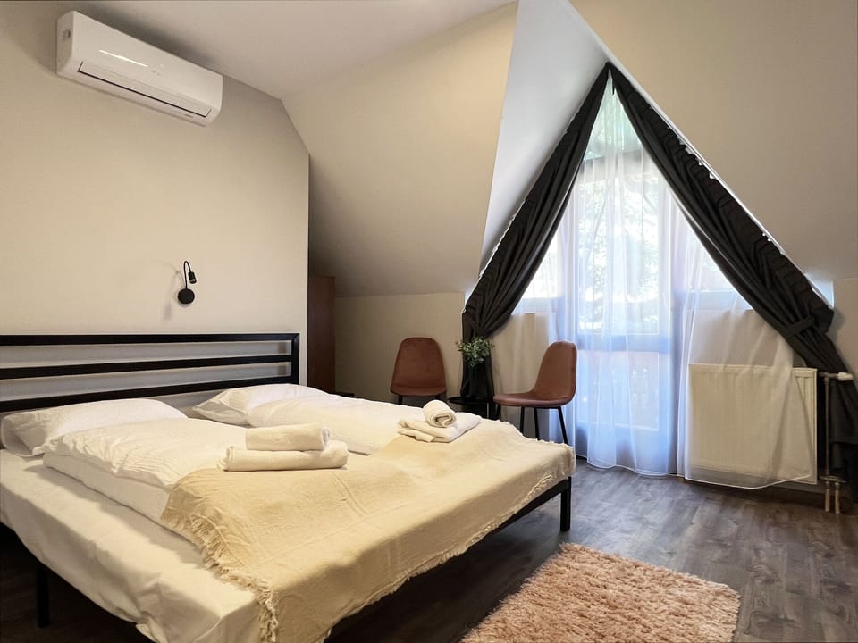 Superior Double Room with Balcony | 1 bedroom, in-room safe, blackout drapes, free WiFi