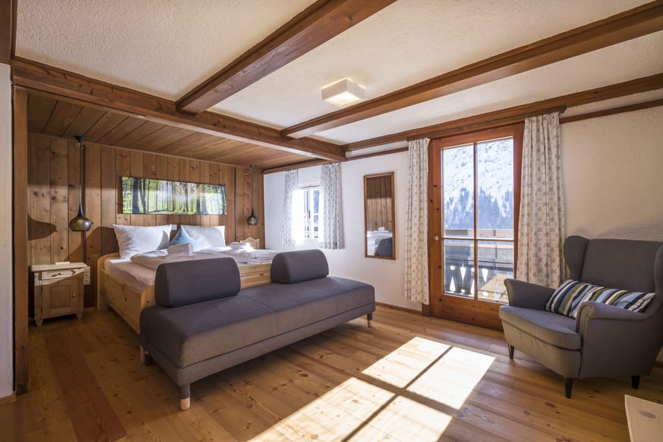 Standard Double Room, Balcony, Mountainside | Hypo-allergenic bedding, individually decorated, free WiFi, bed sheets