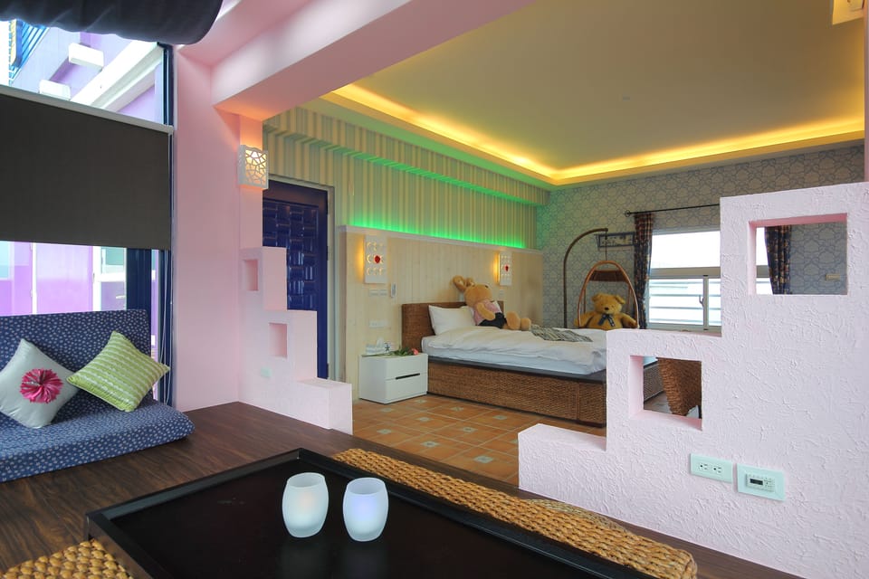 Honeymoon Suite | WiFi (free), bed sheets