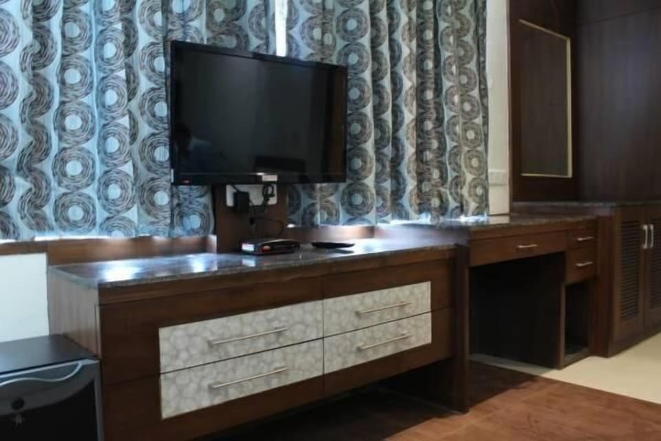 1 bedroom, minibar, in-room safe, desk