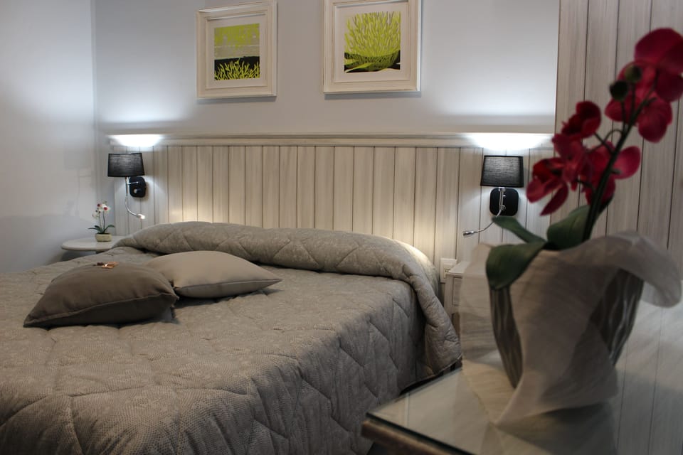 1 bedroom, Egyptian cotton sheets, premium bedding, pillowtop beds