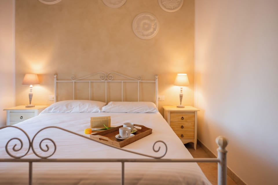 Basic Double Room | Individually decorated, desk, blackout drapes, soundproofing