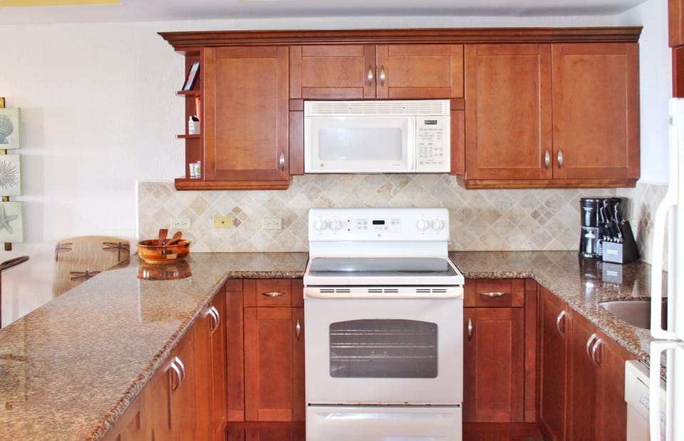 Premium Suite, Multiple Bedrooms, Non Smoking, Ocean View | Private kitchen | Coffee/tea maker, full-size fridge, microwave, oven