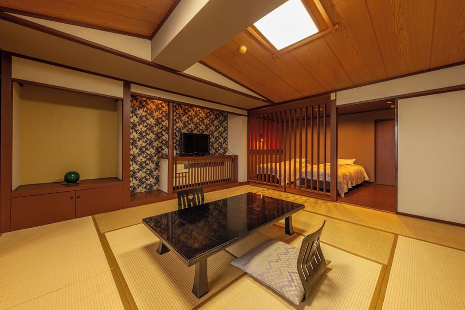 Deluxe Room, Non Smoking | Minibar, in-room safe