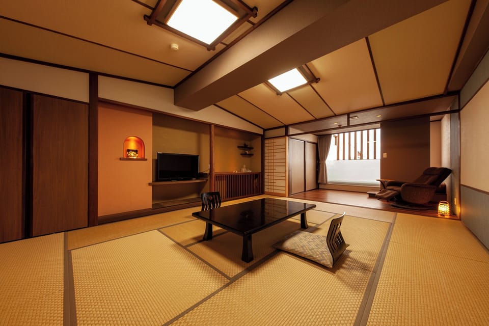 Premier Room, Non Smoking, Bathtub | Minibar, in-room safe