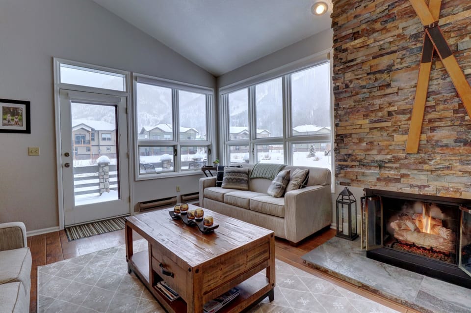 Townhome, 3 Bedrooms | Living area | Flat-screen TV