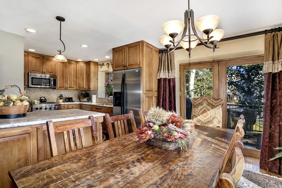 Townhome, 4 Bedrooms | Private kitchen | Coffee/tea maker, fridge, microwave, oven