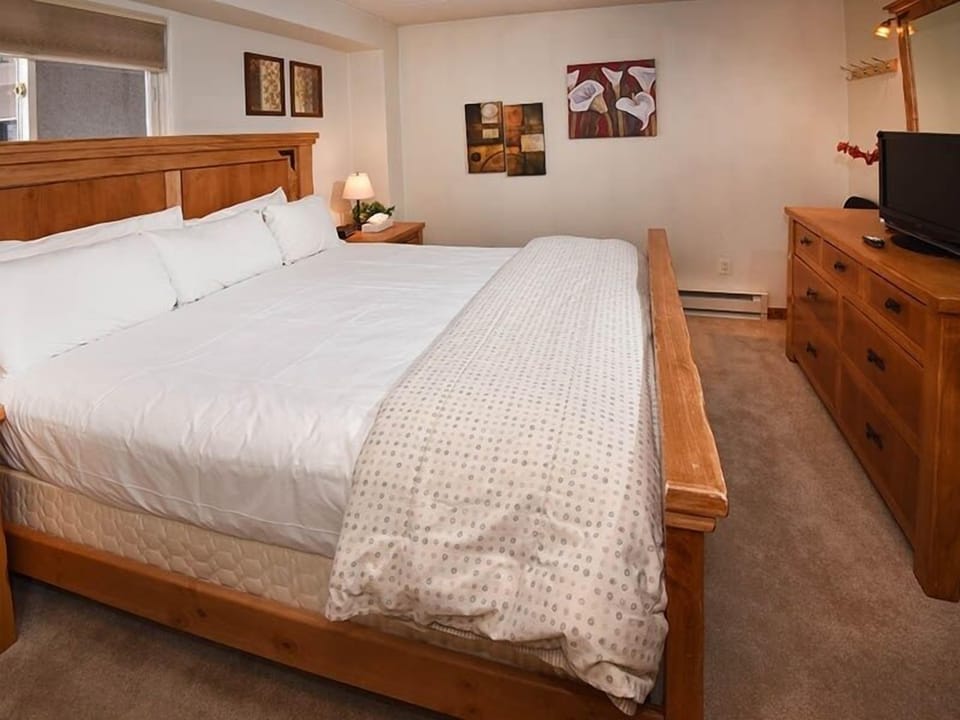 Condo, 2 Bedrooms | 2 bedrooms, iron/ironing board, free WiFi, bed sheets