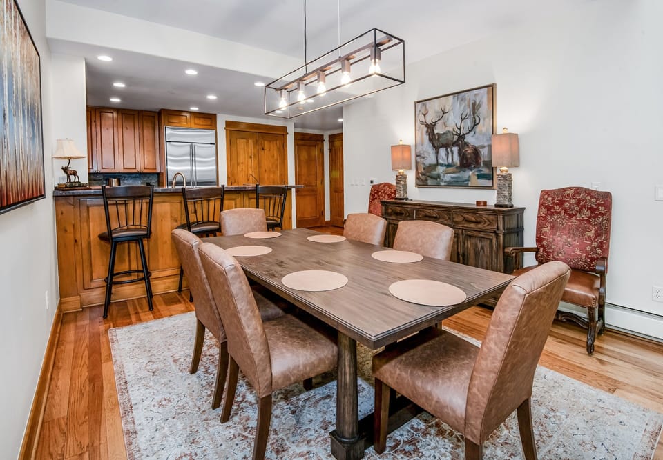 Townhome, 4 Bedrooms | Dining
