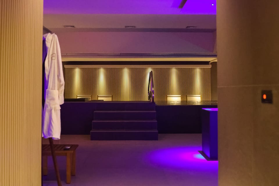 Sauna, hot tub, steam room, Turkish bath, body treatments, hydrotherapy