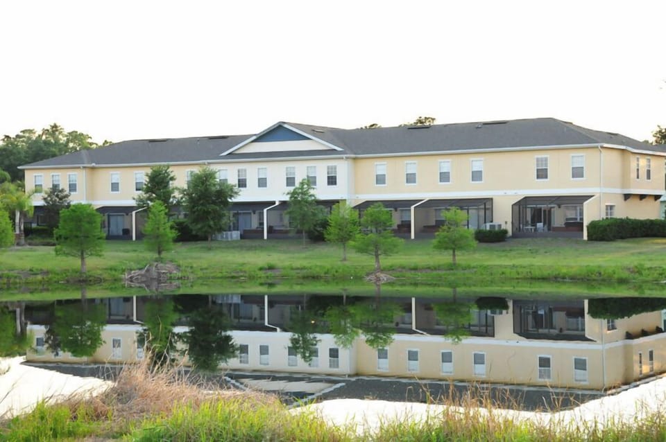 Family Townhome, Garden Area | Lake