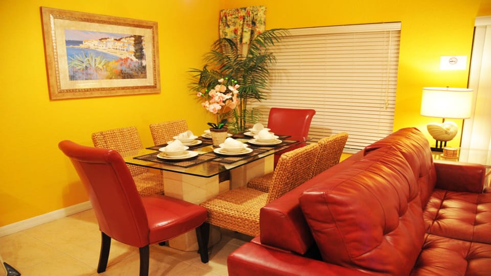 Family Townhome, Garden Area | Dining