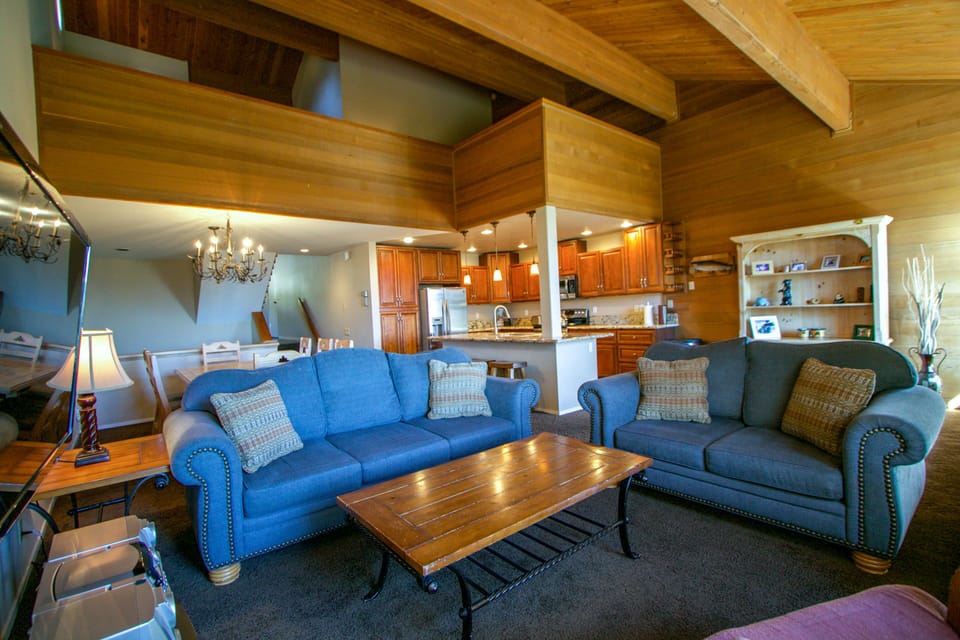 Condo, 3 Bedrooms | Property grounds