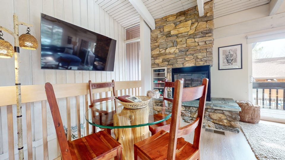 Condo, 4 Bedrooms | Dining