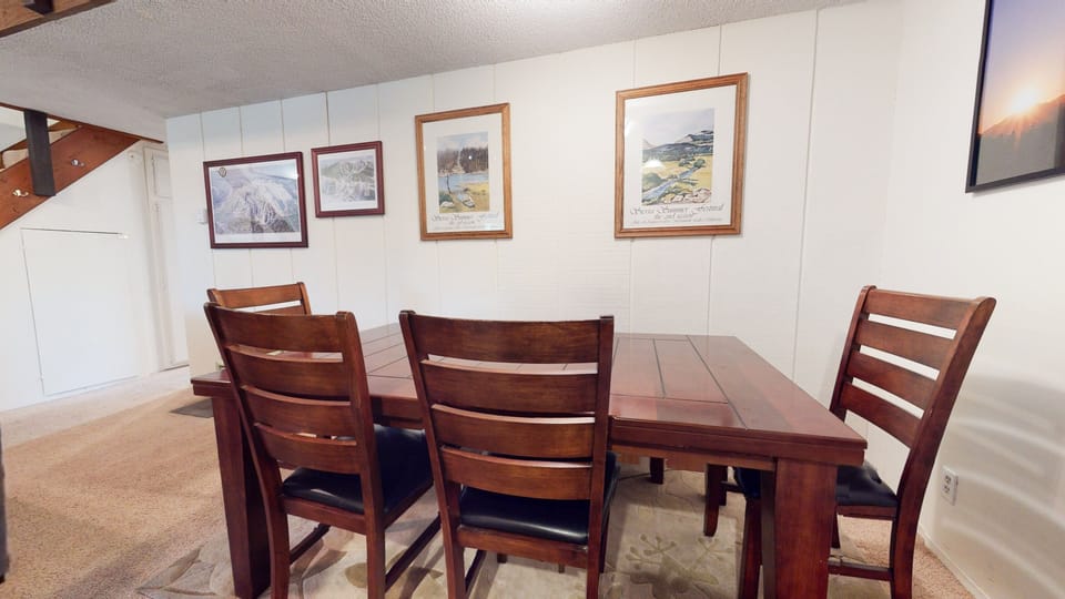 Condo, 1 Bedroom | Dining