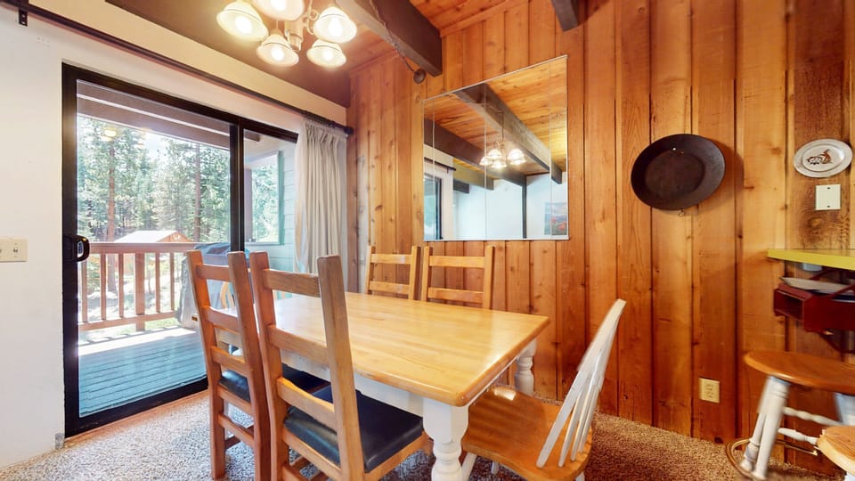 Condo, 3 Bedrooms | Dining