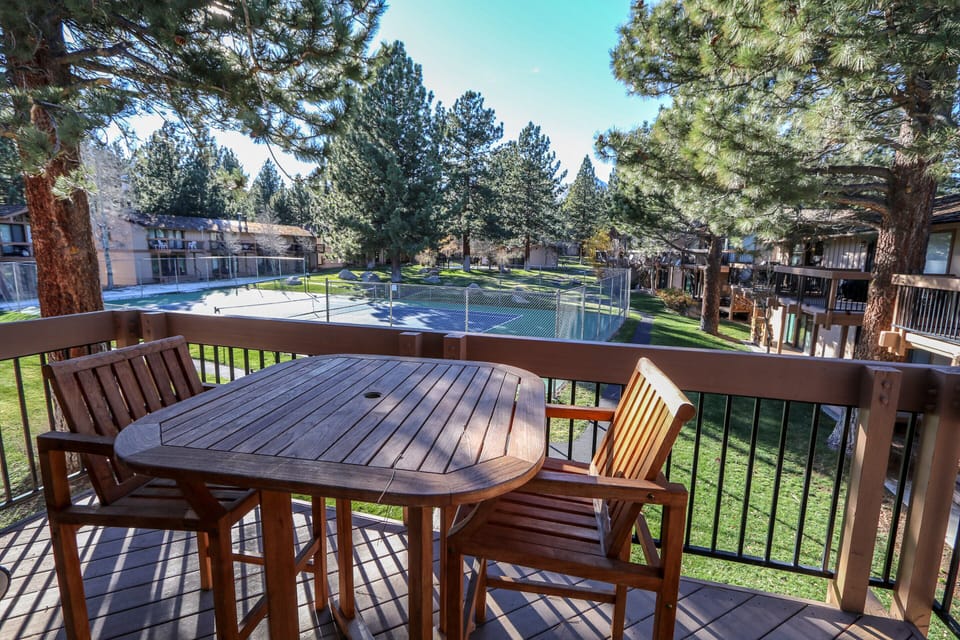Condo, 3 Bedrooms | Property grounds