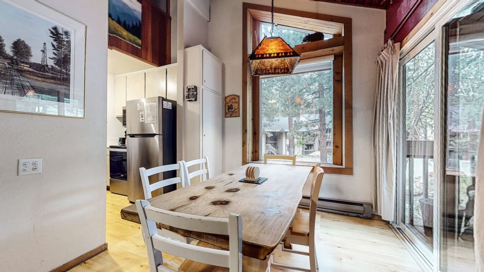 Condo, 1 Bedroom | Dining