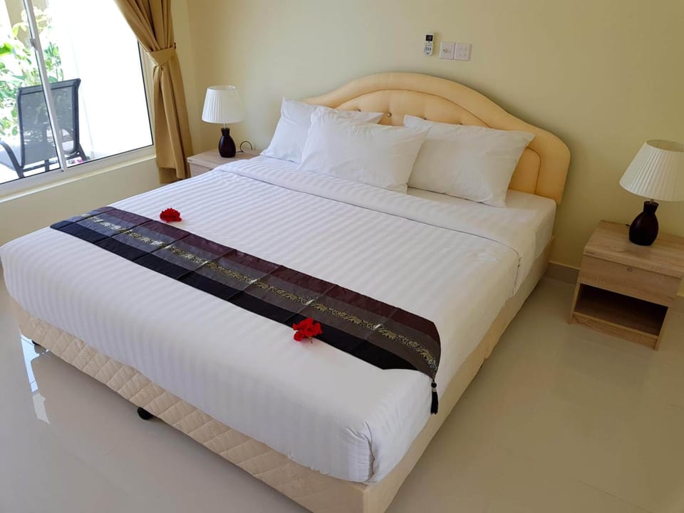 Minibar, in-room safe, desk, rollaway beds