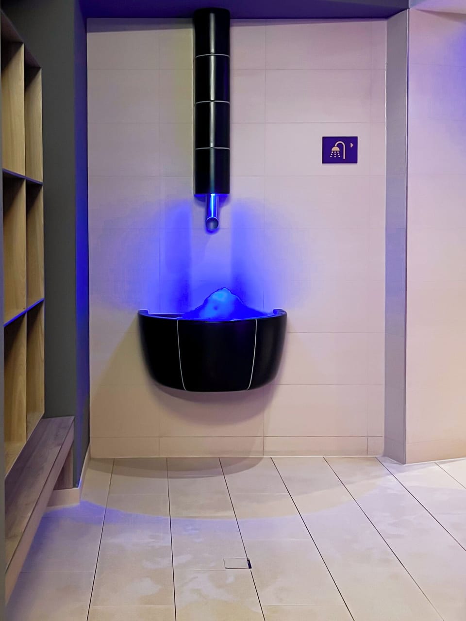 Couples treatment rooms, sauna, hot tub, body treatments, body wraps