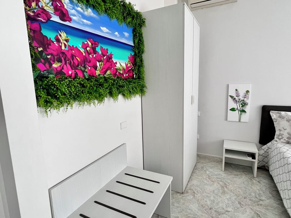 Deluxe Suite | Desk, free WiFi, bed sheets