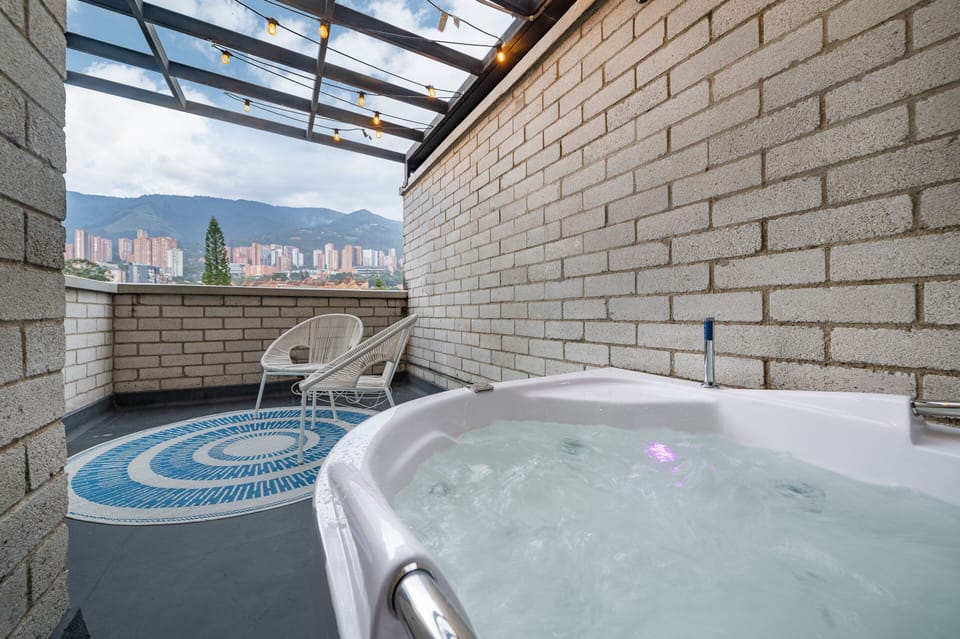 Private spa tub