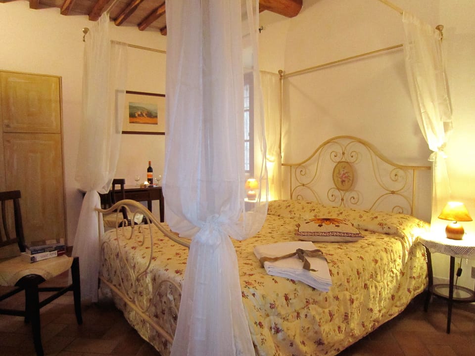 Double Room | Premium bedding, desk, laptop workspace, soundproofing