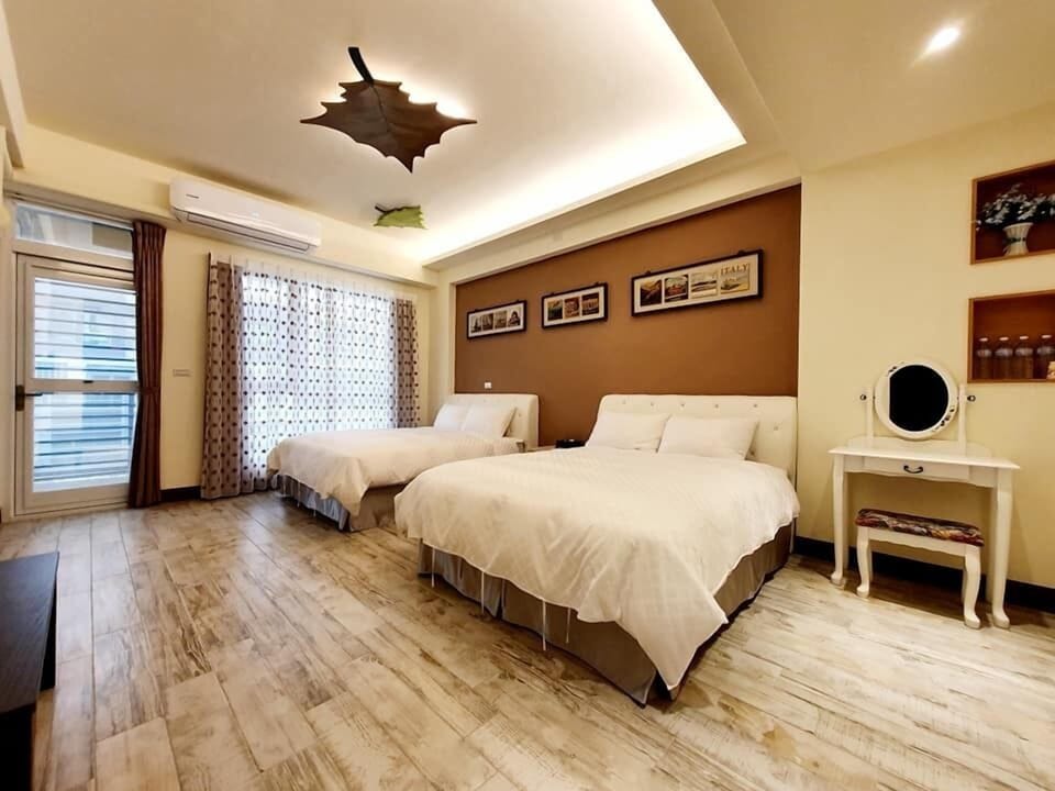 Standard Quadruple Room | Desk, blackout drapes, free WiFi, bed sheets