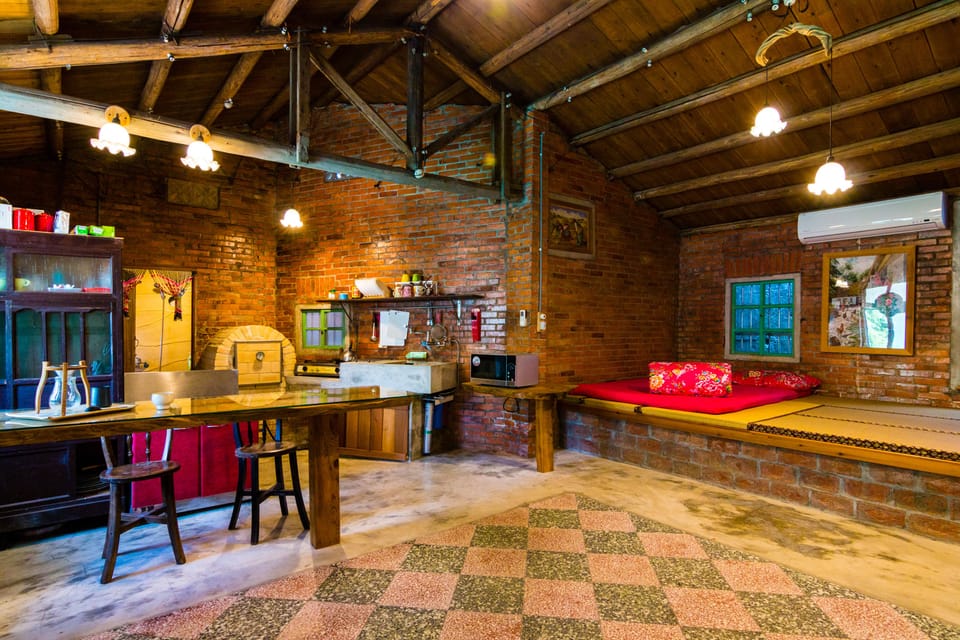Signature Quadruple Room, 1 Bedroom, Kitchenette | Desk, soundproofing, free WiFi, bed sheets