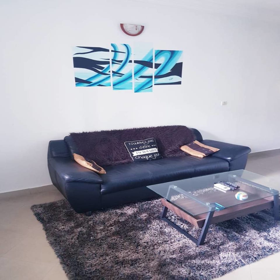 Comfort Studio Suite | Living area | Plasma TV