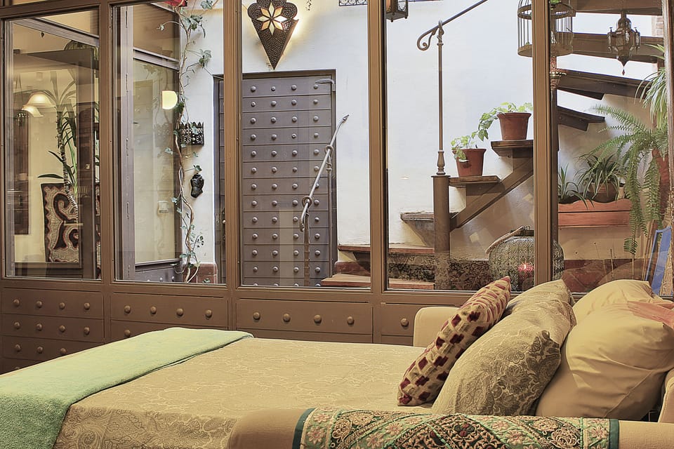 Economy Loft, Patio (Alhambra View) | Living room