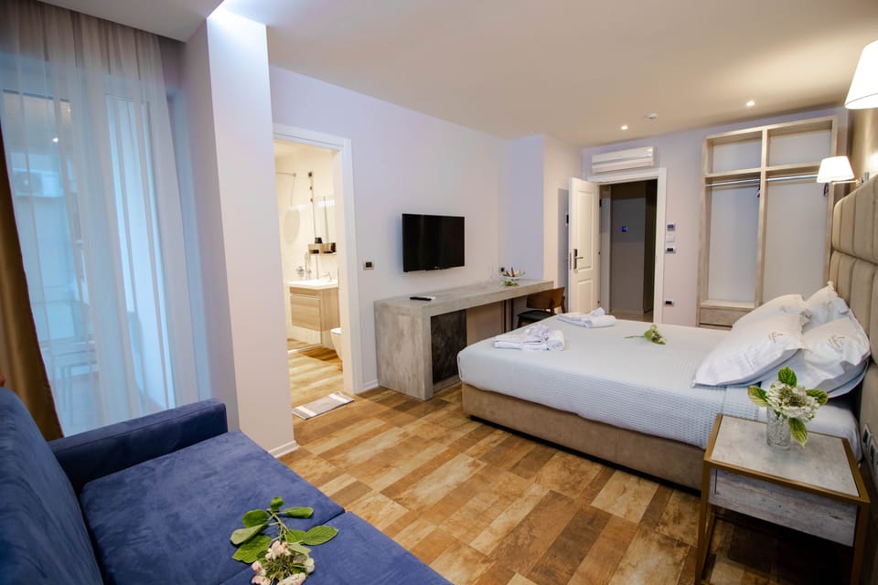 Minibar, desk, soundproofing, free cribs/infant beds