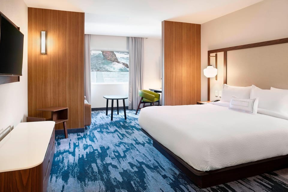 Junior Suite, 1 Bedroom | Premium bedding, desk, iron/ironing board, free WiFi
