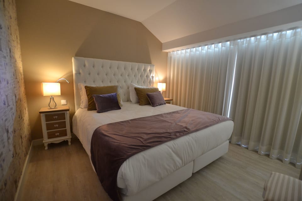 Double or Twin Room | Desk, blackout drapes, soundproofing, free cribs/infant beds