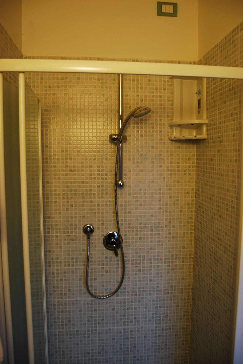 Room | Bathroom shower