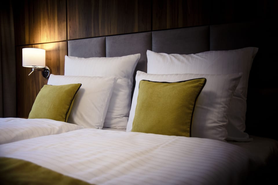 Apartment | Hypo-allergenic bedding available, minibar, desk, laptop workspace