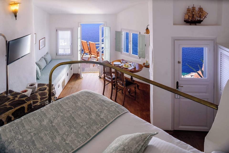 Superior Suite, Jetted Tub (Caldera View) | Premium bedding, in-room safe, soundproofing, iron/ironing board