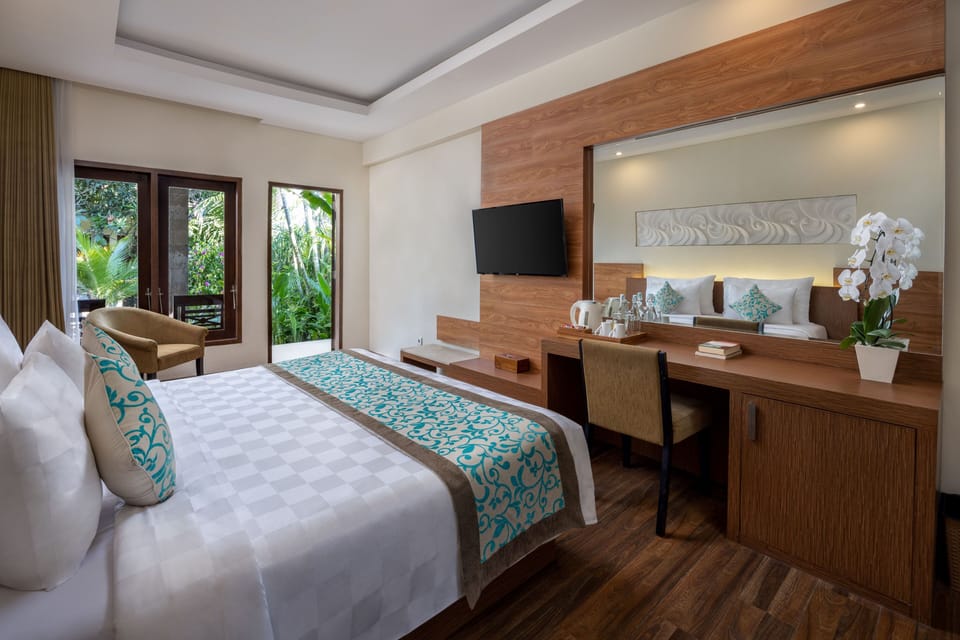 Premier Garden view | In-room safe, individually furnished, desk, free WiFi