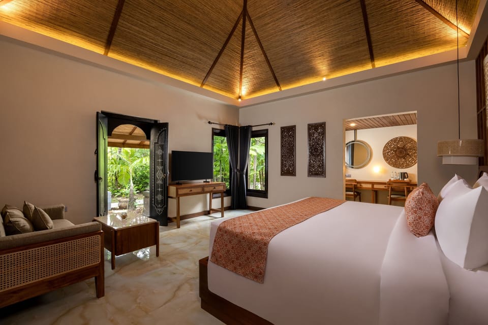 Signature Suite, 1 Bedroom, Bathtub, Garden Area (Special Opening Deals) | 1 bedroom, minibar, in-room safe, iron/ironing board
