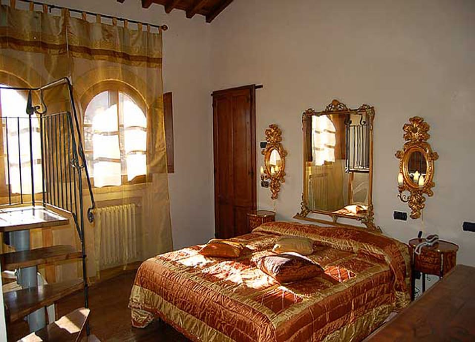 Junior Suite, 1 King Bed, Poolside | Premium bedding, minibar, cribs/infant beds, rollaway beds