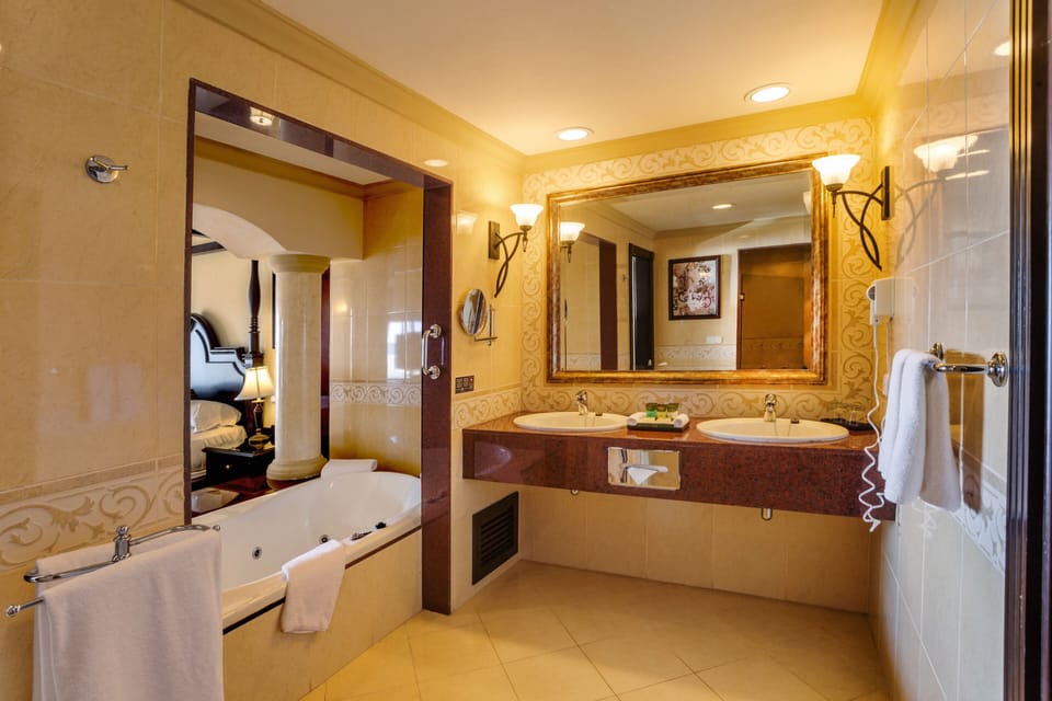 Combined shower/tub, eco-friendly toiletries, hair dryer, towels