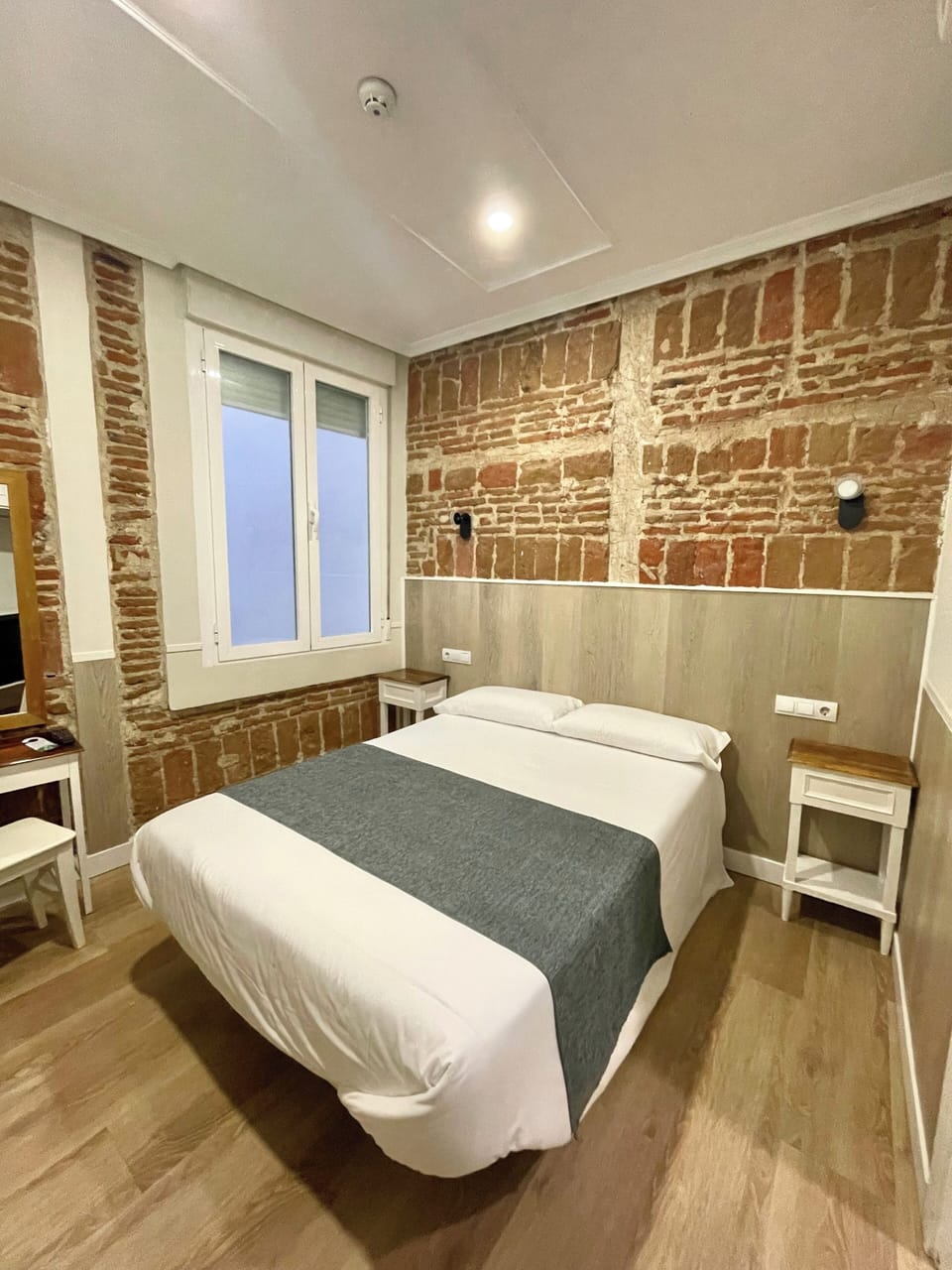 Standard Double Room | Desk, iron/ironing board, free WiFi, bed sheets